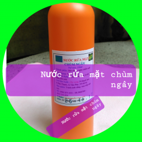 Nước rửa mặt chùm ngây